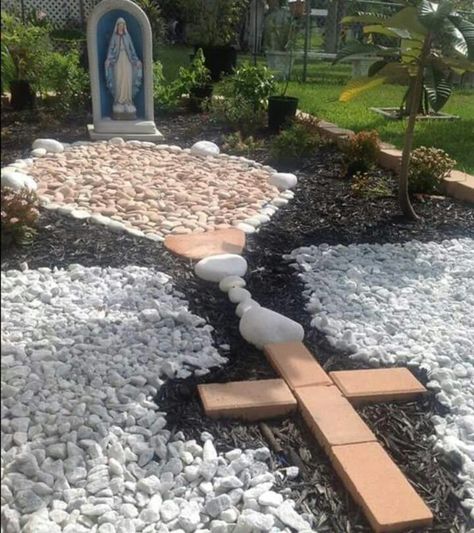 Cool idea Outdoor Rosary Garden, Beautiful Garden Pathways, Mary Grotto Backyard, Diy Grotto For Mary, Outdoor Stations Of The Cross Garden, Marian Garden Catholic, Prayer Garden Ideas Backyards, Mary Garden Catholic, Virgin Mary Statue Garden