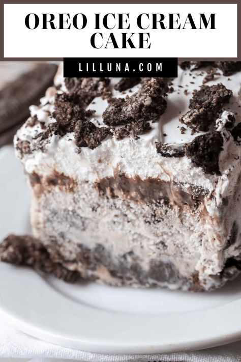 Oreo Ice Cream Cake makes for the perfect no-bake dessert during warm summer months. Best of all, it only takes 5 simple ingredients! #oreoicecreamcake #icecreamcake #oreo #icecream #cake Oreos Cookies, Oreo Ice Cream Cake, Easy Ice Cream Cake, Homemade Ice Cream Cake, Cream Cake Recipe, Ice Cream Sandwich Cake, Lil Luna, Cookies And Cream Cake, Ice Cream Cake Recipe