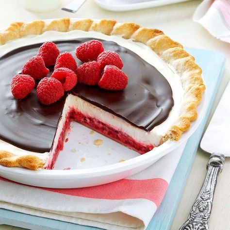 Chocolate Raspberry Pie, Raspberry Pie Recipe, Raspberry Cream Pies, Chocolate And Raspberry, Raspberry Pie, Raspberry Recipes, Best Pie, Funnel Cake, Chocolate Pies