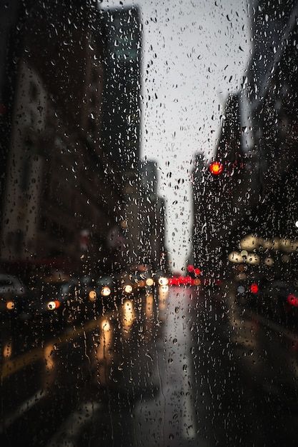 Wallpaper Backgrounds Rain, Rainy Mood Aesthetic, City Street Background, Rain Drops On Window, Struktur Teks, Rainy Wallpaper, Rainy Window, Rain Window, Rainy Mood