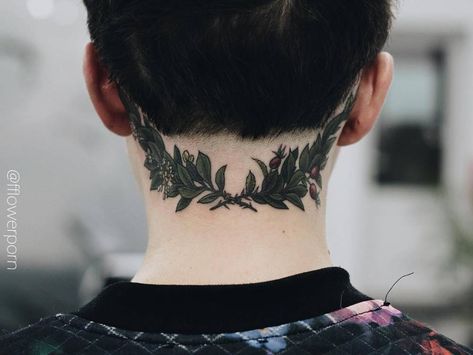 Laurel wreath tattoo on the back of the neck Leaf Neck Tattoo, Laurel Wreath Tattoo, Wreath Tattoo, Diy Tattoo Permanent, Leaf Tattoo, Petit Tattoo, Back Of Neck Tattoo, Neck Tattoos Women, 4 Tattoo