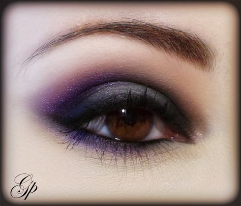 Smokey Purple Aesthetic, Raven Titans Makeup, Raven Queen Makeup, Raven Eye Makeup Teen Titans, Raven Costume Makeup, Raven Makeup Teen Titans, Raven Makeup Titans, Raven Makeup Ideas, Raven Cosplay Makeup