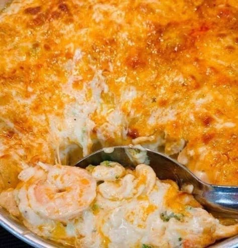 Seafood Macaroni And Cheese, Seafood Macaroni, Seafood Mac And Cheese, Seafood Dish Recipes, Fun Easy Recipes, Seafood Dinner, Crab Cakes, Crab Meat, Casserole Dish