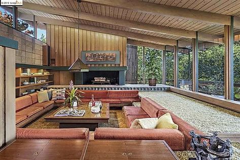 Sunken Conversation Pit, 70s Architecture, Conversation Pit, 70s House, Vintage Homes, Mid Century Modern Interior Design, Modern Real Estate, 70s Interior, Sunken Living Room