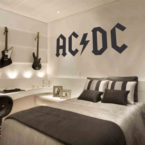 ACDC bedroom Rock N Roll Bedroom, Sala Grunge, Rock Bedroom, Music Themed Bedroom, Music Room Design, Rock Room, Music Bedroom, Music House, Teen Boy Bedroom