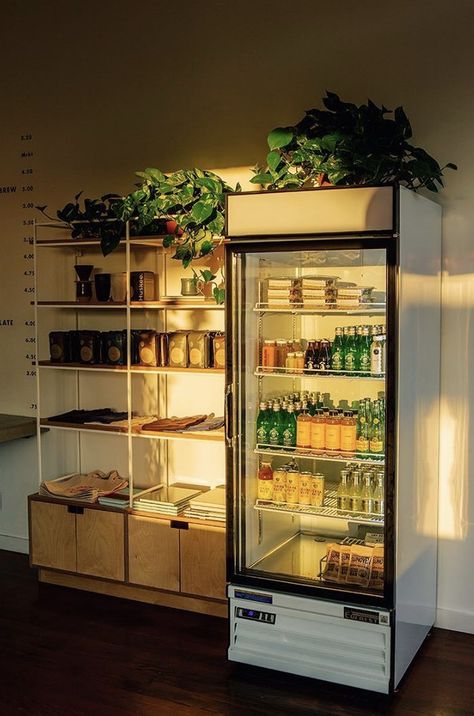 Eco Grocery Store, Coffee Retail Display, Mini Mart Interior Design, Small Grocery Store Design Layout, Mini Grocery Store Design Small Spaces, Mini Grocery Store Design, Small Grocery Store Design, Mini Cafeteria Ideas, Mini Market Store Ideas