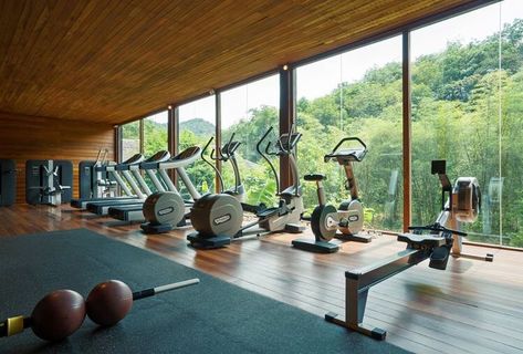 Room Decor For Men, Luxury Home Gym, Home Gym Basement, Backyard Gym, Dream Gym, Gym Design Interior, Mountain Home Exterior, Hotel Gym, Gym Room At Home