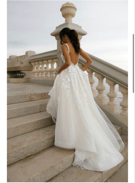 Chic Classic Wedding Dress, Wedding Dresses Vineyard, Wow Wedding Dress, Classy Beach Wedding Dress, Wedding Dresses Whimsical Romantic, Strapless Boho Wedding Dress, Kouvr Wedding Dress, Square Neck Sheath Wedding Dress, Elegant Flowy Wedding Dress