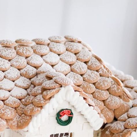 Andie • Judy’s Gingerbread on Instagram: "Roof ideas!! Any other favorites?! #gingerbread #gingerbreadhouse" Gingerbread Roof Ideas, Gingerbread House Roof Ideas, Gingerbread House Roof, Gingerbread House Designs, Roof Ideas, Christmas Gingerbread House, Gingerbread Houses, House Roof, Christmas Gingerbread