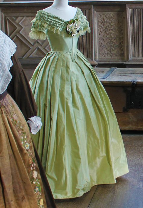 1860 Dresses Victorian Ball Gowns, 1840s Womens Fashion, 1860s Ball Gown, Victorian Dress Green, 1840s Dress Ball Gowns, 1840 Dress, 1860s Day Dress, Victorian Ballgown, 1840s Dress