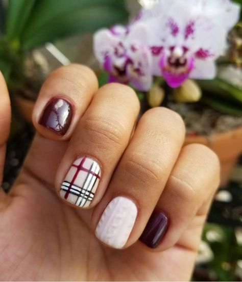 Burberry Nail Art, Tartan Plaid Nails, Plaid Short Nails, Neutral Plaid Nails, Fall Nails Flannel, Burberry Plaid Nails, Flannel Nail Design, Maroon Plaid Nails, Fall Nails Plaid Accent