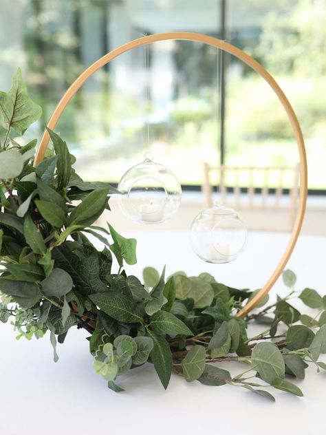 Circle Hoop Centerpiece, Metal Hoop Centerpiece Wedding Diy, Wooden Hoop Centerpiece, Hoop Flower Arrangement, Flower Hoop Centerpiece, Hoop Centerpiece Wedding, Hoop Centerpieces, Hoop Centerpiece, Ho Baby