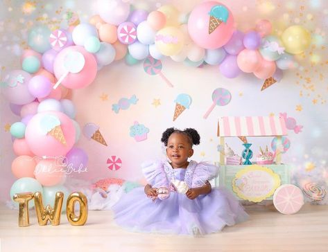 First Birthday Pics, Candy Theme Birthday, Photo Studio Ideas, Birthday Shoots, Two Sweet Birthday, Candyland Cake, Donut Themed Birthday Party, Cake Smash Ideas, First Birthday Pictures