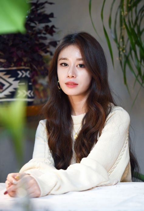 Park Ji Yeon, T Ara Jiyeon, T Ara, Korean Actresses, Bias Wrecker, The Conversation, Interview, Log In, Log