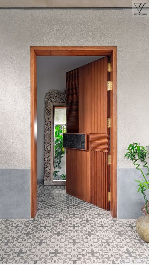 Wooden Interior Design, Indian Main Door Designs, Single Main Door Designs, Gate Design Ideas, Latest Door Designs, Door Design Ideas, Flush Door Design, House Front Door Design, Modern Entry Door