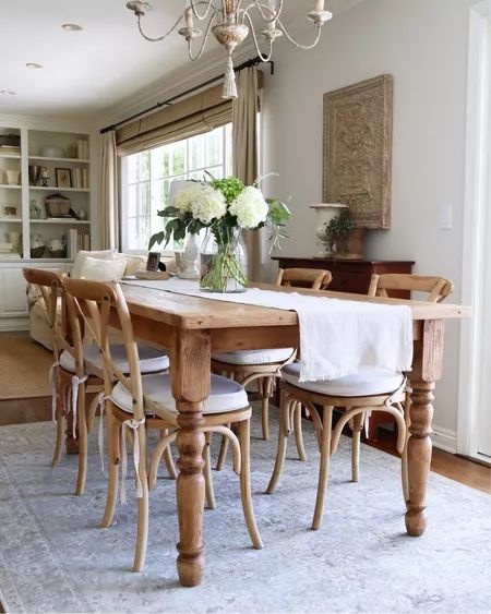 Antique Style Dining Room, Light Academia Aesthetic Dining Room, Cozy Dining Room Table, Vintage Aesthetic Dining Room, English Farmhouse Dining Room, Antique Wood Dining Table, Dreamy Dining Room, English Country Dining Table, Mixed Wood Dining Table And Chairs