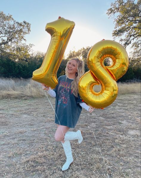 number balloon photos / birthday photos / 18th birthday 18th Birthday Photos, Number Balloons Photoshoot, Birthday Number Balloons, Birthday Balloons Pictures, Teenage Birthday, Senior Photoshoot Poses, 21st Birthday Outfit, Balloon Pictures, Cute Birthday Pictures