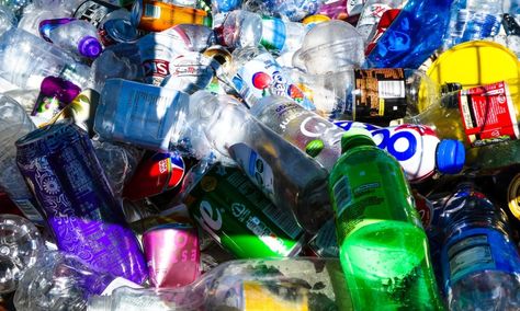 These 19 Companies Are Ditching Plastic Packaging – Food Tank Recycling Business, Recycling Facts, Landfill Waste, Sikat Gigi, Recycling Process, Plastic Pollution, Polyethylene Terephthalate, Dasani Bottle, Circular Economy