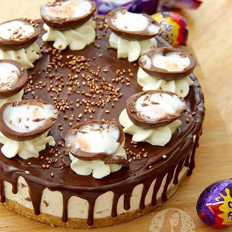 Cream Egg Cheesecake, Cheesecake Delight, Spring Cooking, Cheesecake Ideas, Easter Cheesecake, Easter Cooking, Creme Eggs, Janes Patisserie, Vanilla Mousse