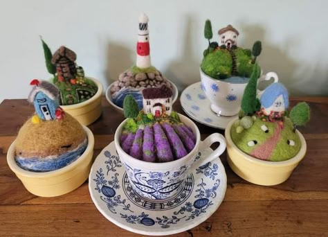 Felt Pincushions, Needle Felting Tutorial, Teacup Crafts, Needle Felting Diy, Wool Felt Projects, Felted Wool Crafts, Felt Pictures, Felt Fairy, 강아지 그림