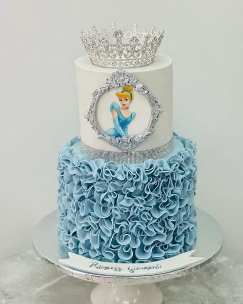 Cinderella Fondant Cake, Cinderella First Birthday Party, Cinderella Birthday Cakes, Cinderella Party Cake, Cinderella Cake Ideas, Cinderella Birthday Party Cake, Cinderella Cake Pops, Cinderella Princess Cake, Cake Cinderella