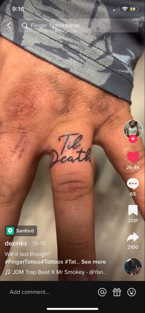 Women Knuckle Tattoo, Married Finger Tattoo, Unique Husband And Wife Tattoos, Married Ring Tattoos, Men’s Wedding Tattoo, Husband And Wife Finger Tattoos, Coffin Finger Tattoo, Western Couples Tattoos, Tattoo For Husband Marriage