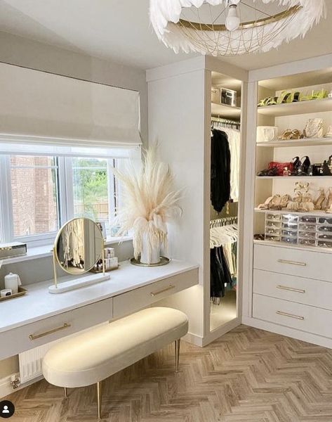 Small Dressing Room With Window, Dressing Room Office Combo, Office Dressing Room Combo, Spare Room Dressing Room Ideas, Dressing Cupboard, Ikea Dressing Room, Dream Dressing Room, Small Dressing Rooms, Feminine Features