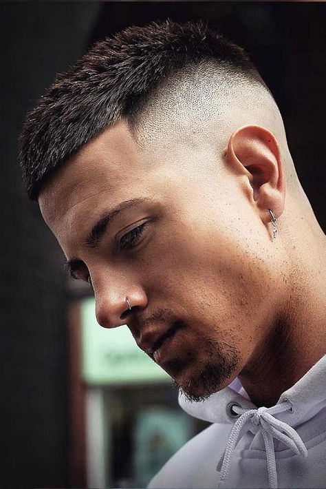 Mohican Hairstyle, Best Fade Haircuts, Short Fade Haircut, High Fade Haircut, Low Fade Haircut, Textured Crop, Cool Mens Haircuts, Men's Short Hair, Mens Haircut