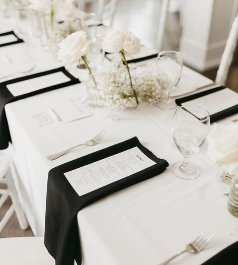 Black And White Wedding Place Settings, Black And White Table Decor Wedding, White Wedding Head Table, Black Table Cloth Wedding, Black And White Wedding Table Settings, Summer Black Tie Wedding, Wedding Dinner Table Setting, White Wedding Table Setting, 2026 Wedding