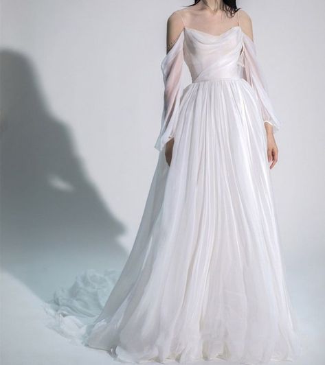 Modified A Line Wedding Dress, Minimalistic Dress, Wedding Dress Aline, Straps Wedding Dress, Wedding Dress Minimalist, Spaghetti Strap Wedding Dress, Dress Minimalist, 파티 드�레스, Chiffon Wedding Dress