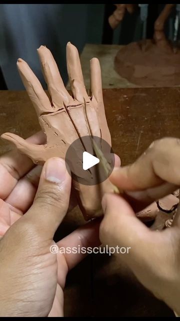 Hand Sculpture Art, Clay Hand Tutorial, Hands Tutorial, Art Hacks, Hand Sculpture, Clay Hand, Pottery Techniques, Ceramic Figures, Year 2