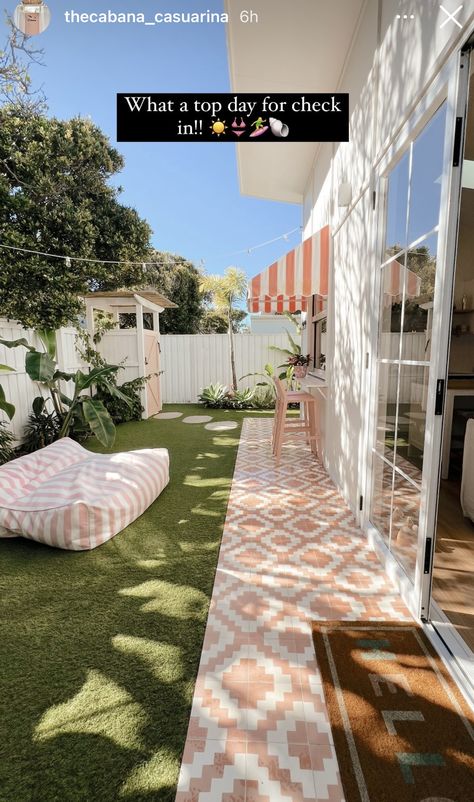 Diy Backyard Makeover On A Budget, Corner Lot Backyard Ideas, Garden Terrace Ideas, Backyard Updates, Terrace Designs, Brazil Houses, Green Backyard, Garden Arch Trellis, Terrace Ideas