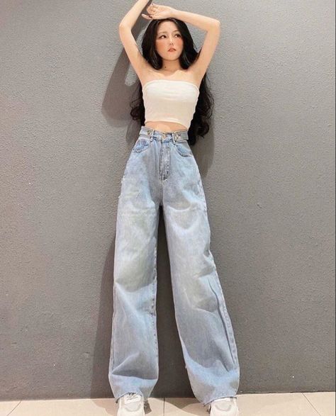 Girl Jeans, Cute Skirt Outfits, Fashion Top Outfits, Korean Casual Outfits, Iconic Dresses, Fashionista Clothes, Korean Girl Fashion, Easy Trendy Outfits, Stylish Dresses For Girls