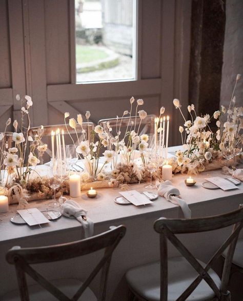 Dining Table Candles, Wedding Color Schemes Spring, Neutral Wedding Flowers, Pallet Wedding, Neutral Wedding Colors, Wedding Color Trends, Wedding Reception Flowers, Modern Minimalist Wedding, Spring Wedding Colors