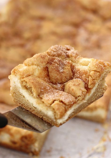 Soft Snickerdoodle Bars with a creamy cheesecake filling, finished with a perfect cinnamon sugar topping! This dessert will become a fast favorite! Snickerdoodle Cheesecake Bars, Snickerdoodle Cheesecake, Snickerdoodle Bars, Pineapple Casserole, Cheese Bars, Cream Cheese Bars, Coconut Dessert, Brownie Desserts, Cheesecake Filling