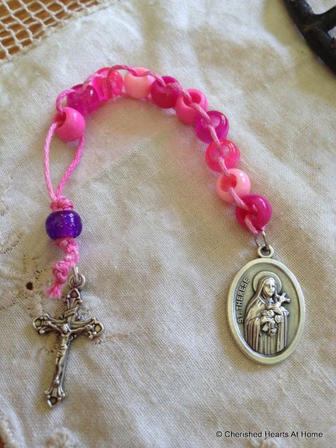 Rosary Craft, Catechism Crafts, Sacrifice Beads, Diy Rosary, Decades Of The Rosary, Catholic Traditions, Faith Crafts, Protestant Prayer Beads, Lenten Season