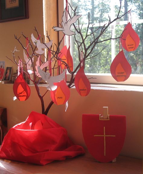 Pentecost Craft, Pentecost Sunday, Catholic Confirmation, Confirmation Party, Church Altar Decorations, Catholic Crafts, Religious Crafts, Bible Crafts For Kids, Church Banners