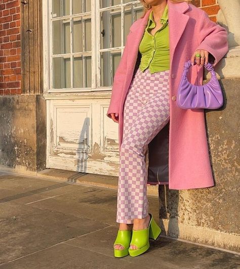 Maximalist Accessories Outfit, Colourful Work Outfits Women, Colorful Casual Outfits, Funky Outfits Aesthetic, Pink And Green Outfits, Soft Pastel Outfits, Eccentric Outfits, Pizza Song, Maximalist Outfit