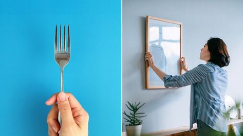 Viral hack shows people using a kitchen fork to hang their pictures on walls: Here's how it's done Picture Hanging Tips, Hanging Pictures On The Wall, Jar Opener, Hanging Picture Frames, Simple Pictures, Hanging Frames, Hanging Photos, Picture Hanging, Kitchen Tips