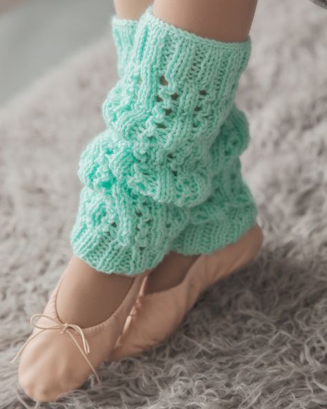 Soft and Cozy Leg Warmers Knitting Pattern Leg Warmers Knitting Pattern, Corak Krusye, Knit Leg Warmers Pattern, Lace Leg Warmers, Leg Warmers Pattern, Knitted Leg Warmers, Crochet Leg Warmers, Knit Leg Warmers, Leg Warmer