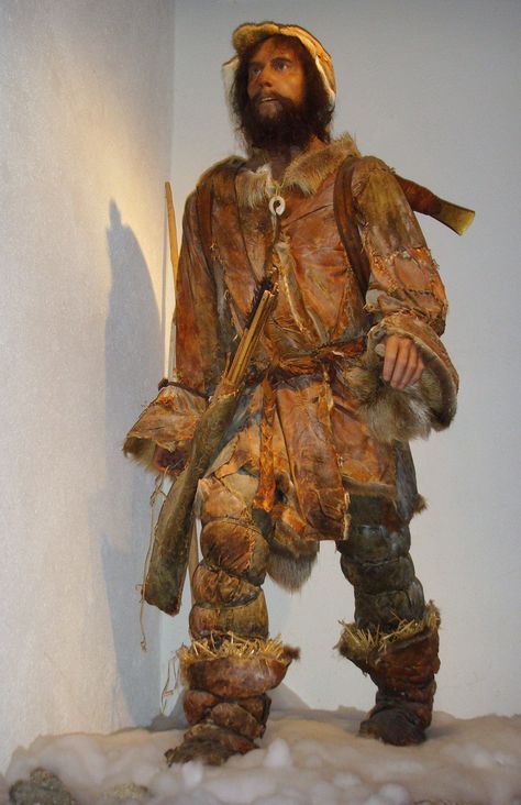 A reconstruction of the clothing of Ötzi at a Museum at Bélesta. A very free interpretation without any reference to the arachaeological find. Otzi The Iceman, Ice Age Village, Prehistoric Humans, Ötzi The Iceman, Facial Reconstruction, Prehistoric Man, Early Man, Ice Man, Pre History