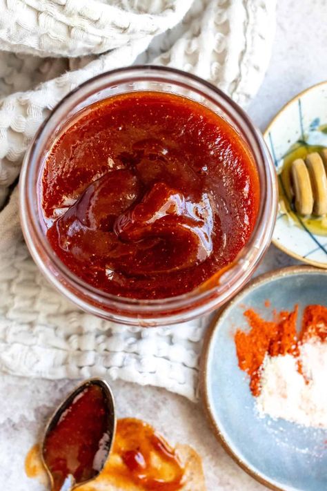 Honey BBQ Sauce - Sailor Bailey Spicy Honey Bbq Sauce, Homemade Honey Bbq Sauce, Honey Bbq Sauce Recipe, Sailor Bailey, Honey Barbecue Sauce, Bbq Sauce Ingredients, Cream Cheese Corn, Healthy Easy Recipes, Shredded Bbq Chicken