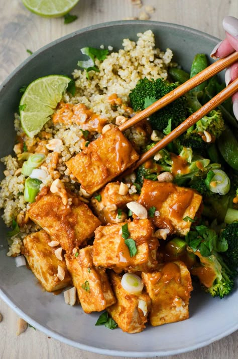 Thai Peanut Tofu Quinoa Bowl Tofu Protein Bowl, Meal Ideas For Dinner Vegetarian, Vegetarian Poke Bowl, Tofu Quinoa Bowl, Thai Peanut Tofu, Peanut Butter Tofu, Tofu Quinoa, Peanut Tofu, Tofu Bowl