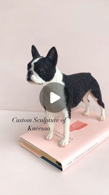 Yuka Penny Felting on Instagram: "Custom needle-felted sculpture of adorable Kneesaa the Boston Terrier. 🖤🤍 
Mini Kneesaa measures approximately 7.5 inches from the floor to the tips of her ears.

#needelfelting 
#needlefelteddog 
#custompet
#bostonterrierlove 
#羊毛フェルト" Felted Sculpture, Needle Felted Dog, Boston Terrier Love, Boston Terriers, Needle Felted, The Floor, Needle Felting, Boston Terrier, Penny