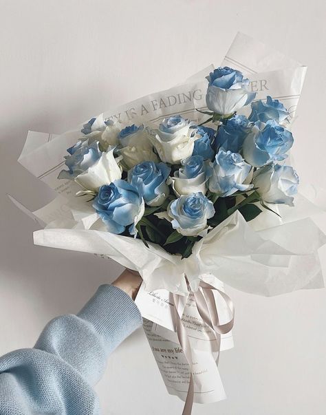 Blue Roses, We Heart It, Roses, Blue And White, Lost, On Twitter, Twitter, Flowers, Blue