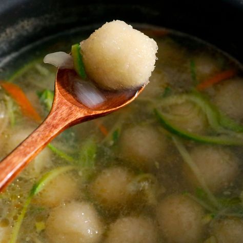 Potato Dumpling Soup (Gamja-ongsimi-guk: 감자옹심이국) recipe by Maangchi Potato Dumpling Soup, Korean Appetizers, Potato Dumpling, Korean Potatoes, Korean Soup, Week Meals, Dumpling Soup, Turkey Ham, Stuffed Potato Balls