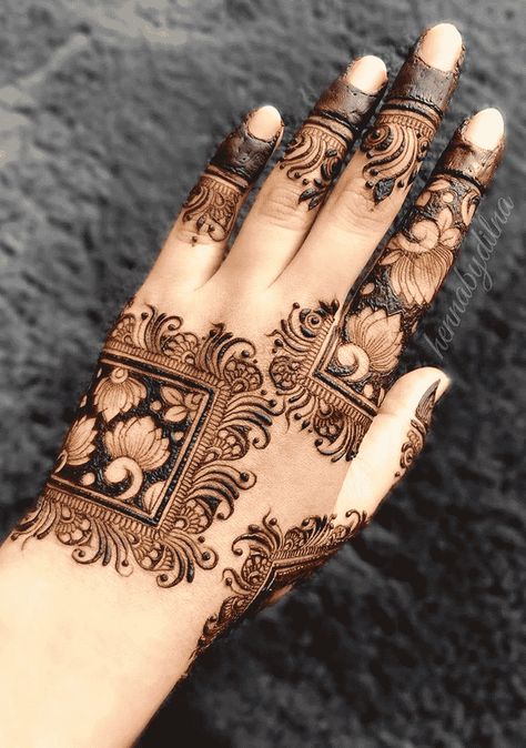 Leaf Mehndi Design, Mehendi Designs For Hands Simple, Shaded Mehndi Design, Palm Mehendi, Mehndi Practice, Mehndi Design New, Henna Design Ideas, Front Mehndi, Khafif Mehndi