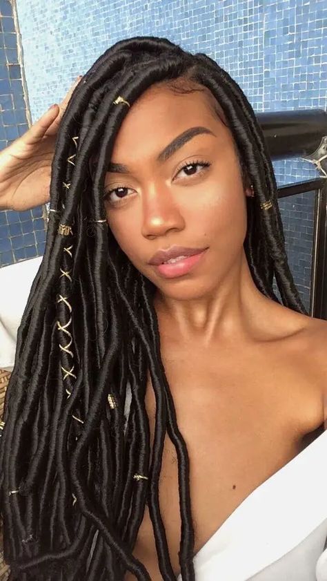 Dreadlocks with Extensions: Everything to Know About Them Faux Locs Extensions, Box Dreads, Locs Extensions, Twist Wig, Black Box Braids, Short Locs Hairstyles, Faux Locs Hairstyles, Braids Hairstyles Pictures, Braided Wig