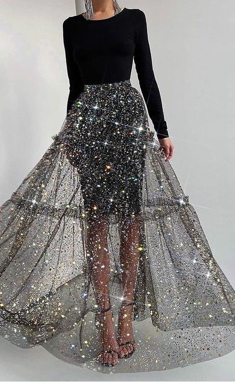 Glittery Outfits, Glitter Skirt, Aesthetics Fashion, Glitter Outfit, Fancy Skirts, Sparkle Outfit, Glitters Skirt, Vegas Dresses, Glam Dresses