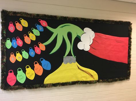 How the Grinch Stole Christmas bulletin board for elementary school. Grinch Bulletin Board Ideas, Grinch Bulletin Board, Christmas Board Decoration, Christmas Bulletin Board Ideas, December Bulletin Boards, Door Decorations Classroom Christmas, Holiday Bulletin Boards, Christmas Bulletin Boards, Cute Bulletin Boards